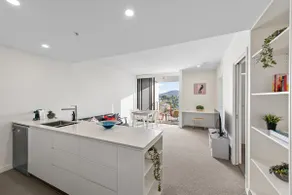 Captivating Convenience! 1Bed/1Bath/1Car/Views - Image 3