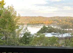 Renovated Condo, Table Rock Lake - Image 2