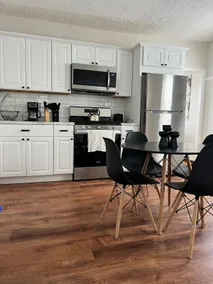 2BR. Free Parking. 30 Min to Gillette Stadium - Image 2