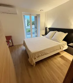 ideally located, air-conditioned - Image 2