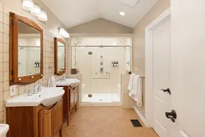 Family Retreat - Basketball Court & Game Room - Image 4