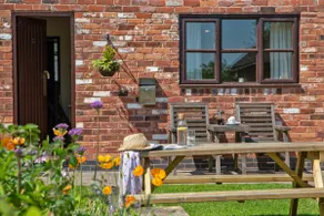 Alpaca Cottage - Alton Towers - Image 2