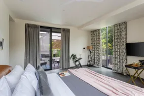 Lindsay Manor VaNa 4BHK Private Pool 1KM Beach - Image 4