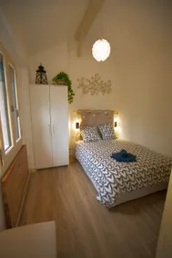 Independent Studio, New, Private Parking - Image 4