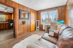 Cozy farmhouse on a large farm - Image 4