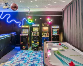4BD 3BA︱Pool︱Hot Tub︱Theater︱Arcade - Image 2