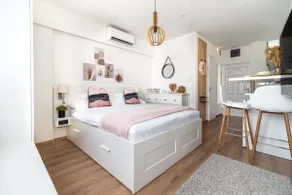 Geri Modern Home - Image 2