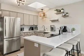 New remodel, in town by ski lift + A/C! - Image 5
