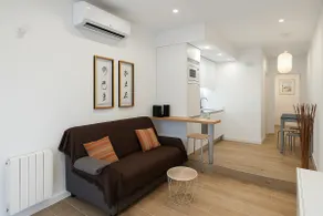 Cozy, air-conditioned apartment near the Porto Metro - Image 3