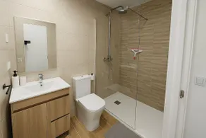 Cozy, air-conditioned apartment near the Porto Metro - Image 5