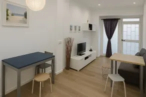 Cozy, air-conditioned apartment near the Porto Metro - Image 2