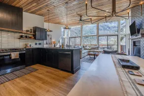 A House in the Mountains - Epic Views & Modern - Image 4