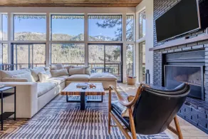 A House in the Mountains - Epic Views & Modern - Image 5