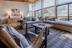 A House in the Mountains - Epic Views & Modern - Image 3