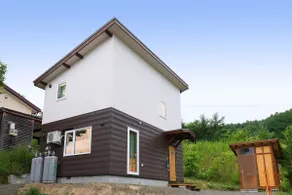 11 min walk to Lavender Garden, 15 min drive to ski resort, 10 min walk to tram station, Hill House A - Image 2