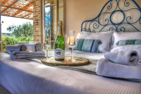 Alojamiento rural con jardín, piscina privada y terraza | Vistas al jardín - Image 4