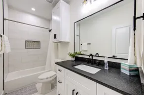 Luxury Villa Near Downtown & IAH | Balcony - Image 4