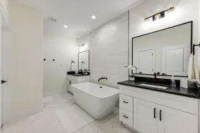 Luxury Villa Near Downtown & IAH | Balcony - Image 5