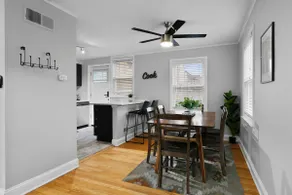 City Gem: Stylish 3BR for Urban Explorers - Image 4