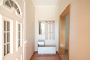 A secluded relaxing apartment - Image 2