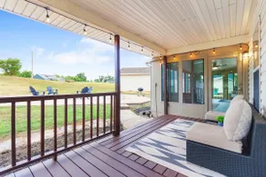 Sleeps 8~ NO ADDED AirBnB FEES~ in Spring Hill - Image 4