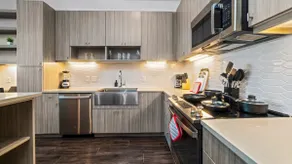 Modern Condo | 1Bd1Ba | Pool & Golf Simulator - Image 4