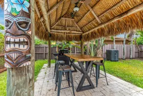 Tropical Oasis with Heated Pool and BBQ - Image 3