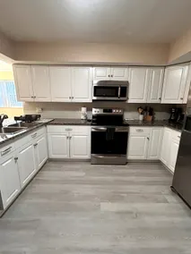 Entire 3BR duplex - 15 min from Airport - Image 4