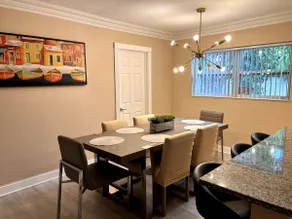 Entire 3BR duplex - 15 min from Airport - Image 2