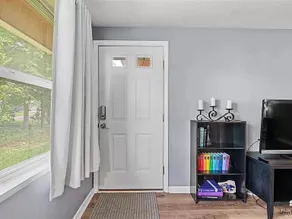 Cozy duplex near KState - Image 2