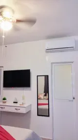 Comfortable Coral Room - Image 4