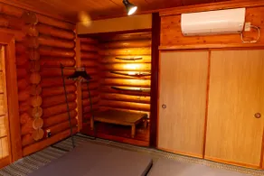 A place to play and stay with your family! Entire private log cabin | All-weather BBQ & plenty of fun activities - Image 5