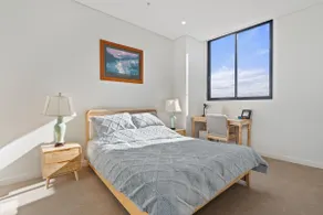 Leafy View| Secure Parking| 4 mins to Town Centre - Image 2