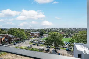 Leafy View| Secure Parking| 4 mins to Town Centre - Image 5