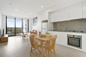 Leafy View| Secure Parking| 4 mins to Town Centre - Image 3