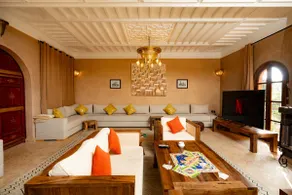 Villa of the Three Monkeys - Image 5
