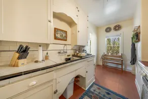 Close to U of A, 1 BR 1 BA, Sam Hughes, Patio - Image 5
