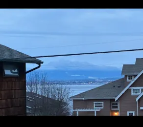 Vintage Beach Cabin Across From Private Beach - Image 4
