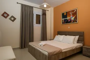 Vari Garden Guest House - Image 3