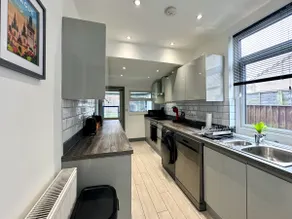 Lenhurst House - Great for Contractors or Family Holidays - Image 4