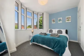 Apartamento vacacional con 4 habitaciones para 8 personas - Image 4