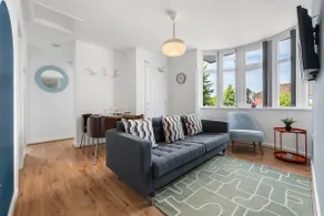 Apartamento vacacional con 4 habitaciones para 8 personas - Image 2