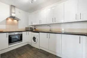 Apartamento vacacional con 4 habitaciones para 8 personas - Image 3