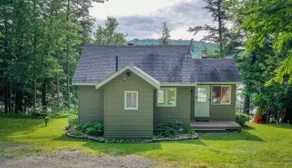 Charming Lake Vernon Cottage with Private Sauna - Image 3