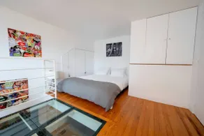 Cozy Artist Loft - Image 4