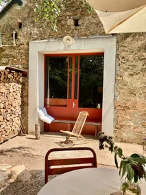 Gîte with idyllic garden one minute from the lake - Image 5