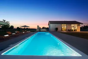 Green oasis-modern house with outdoor pool - Image 5