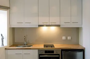Icarus & Hermes Luxury Apartments - Image 4