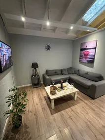Family cabin with living room - Image 2