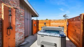 5BR Fort Bragg Coastal Villa · Hot Tub · Dogs - Image 5